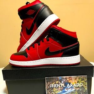 JORDAN 1 MID REVERSE BRED 2021(GS) DEAD STOCK CONDITION (NEW NEVER WORN)